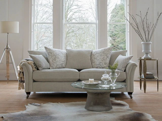 PK Devonshire Fabric HERO 2023.Jpg 8325C